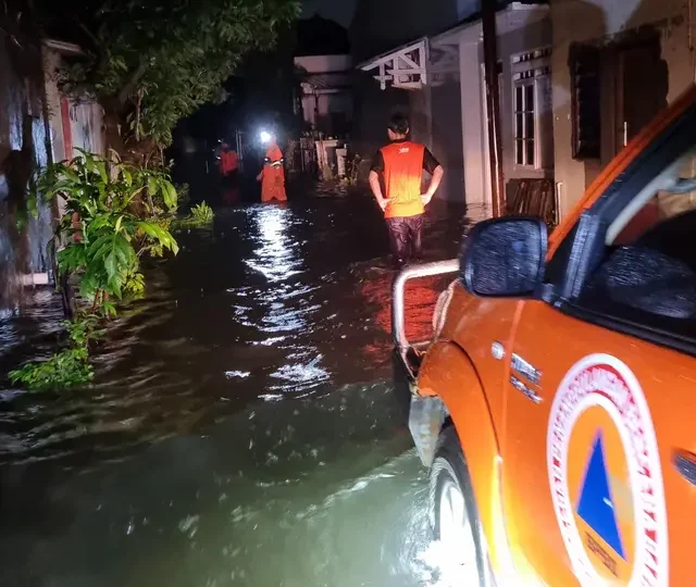 Banjir Semarang Rendam Stasiun Semarang Tawang, 4 KA Jalur Pantura Dialihkan ke Selatan