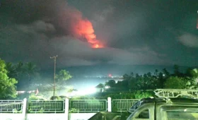 Aktivitas Gunung Api Lewotobi Laki-laki Meningkat, Waspada Sebaran Hoaks
